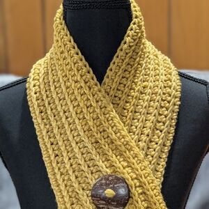 Elegant Knit Scarf with Button Detail